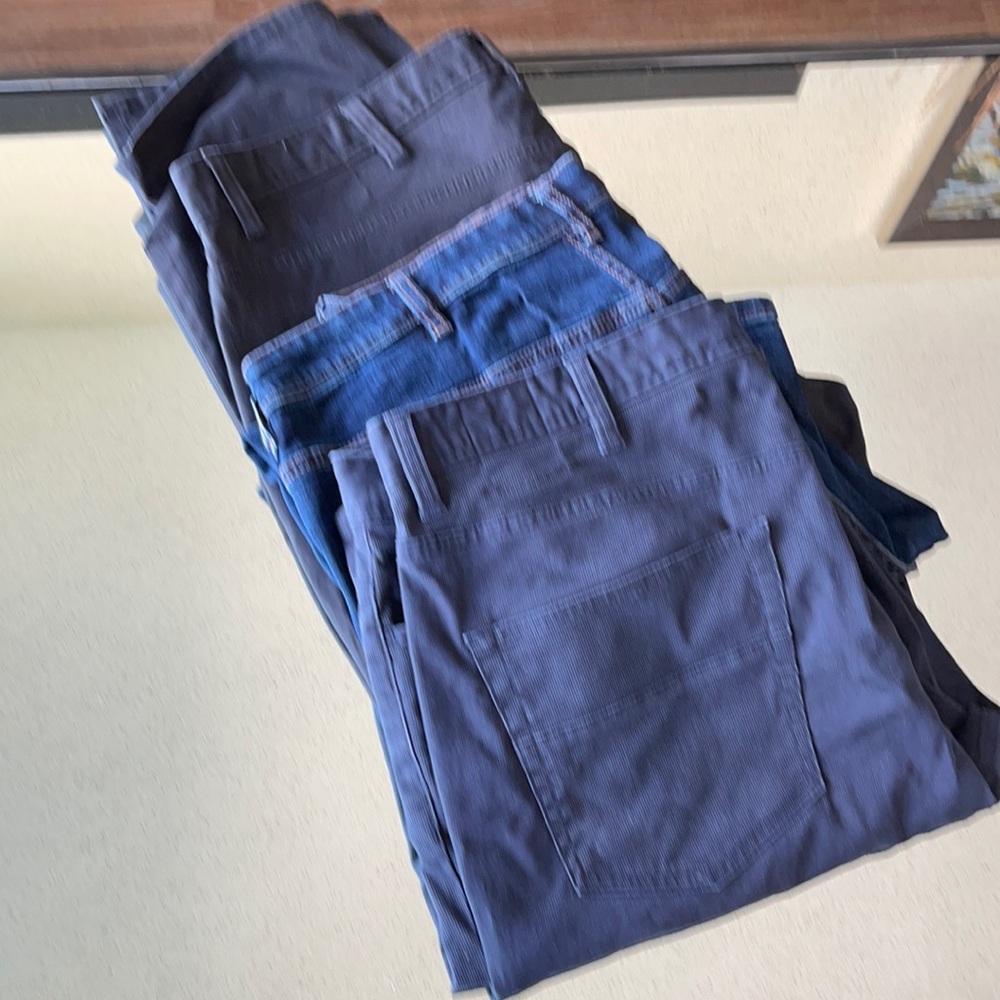 English laundry jeans and pants.  Sold as 3 in a bundle.  Hardly worn!